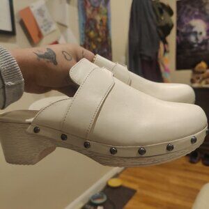 MIA white shoes